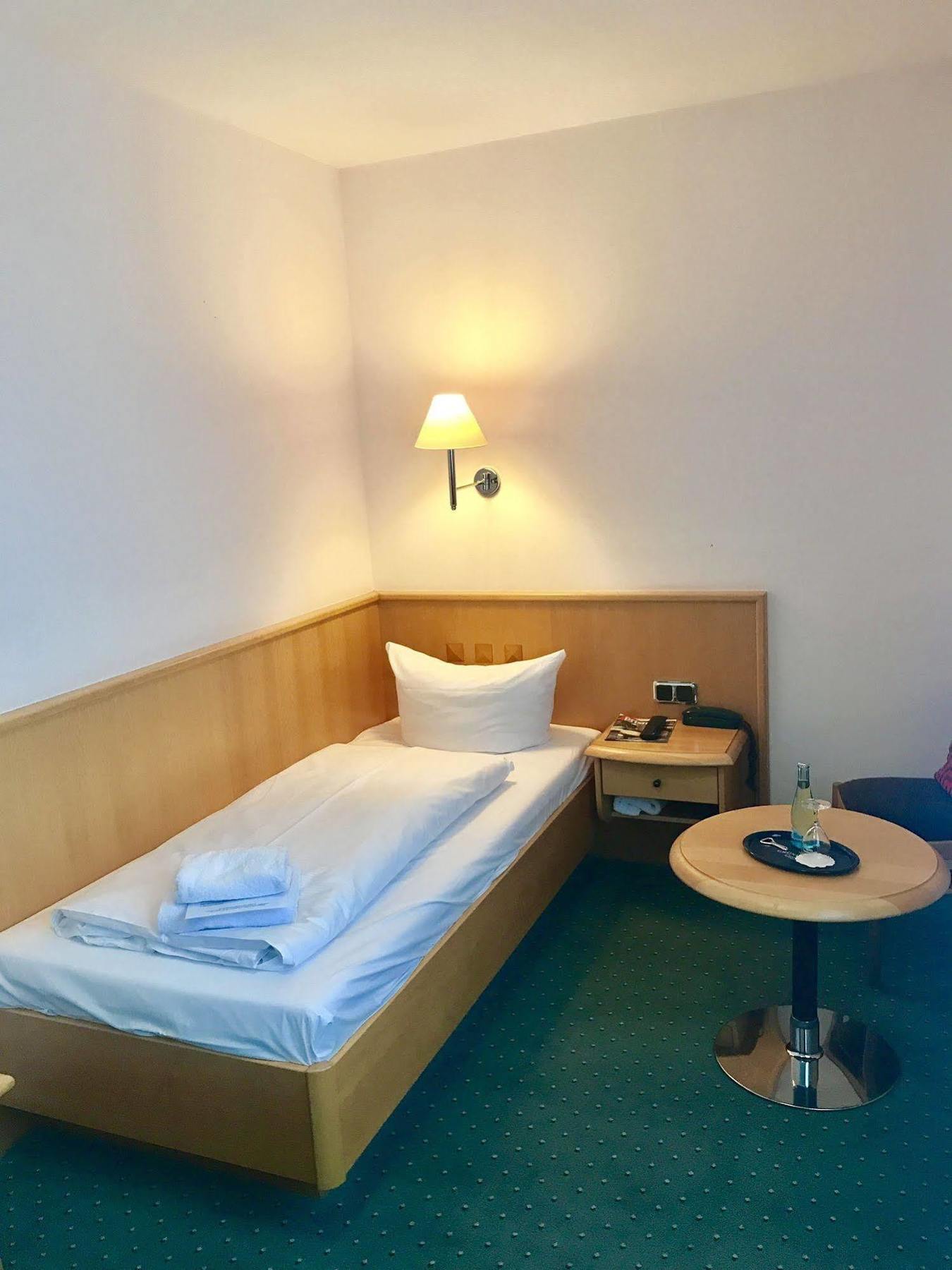 Hotel Berlin - Greenline Hotel Zossen Luaran gambar