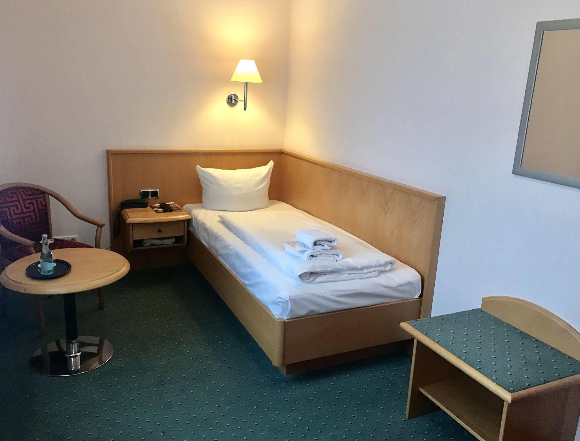 Hotel Berlin - Greenline Hotel Zossen Luaran gambar